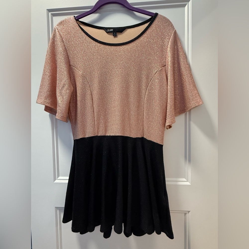 LuLaRoe Elegant Shimmering Rose silver  Top with Black Trim